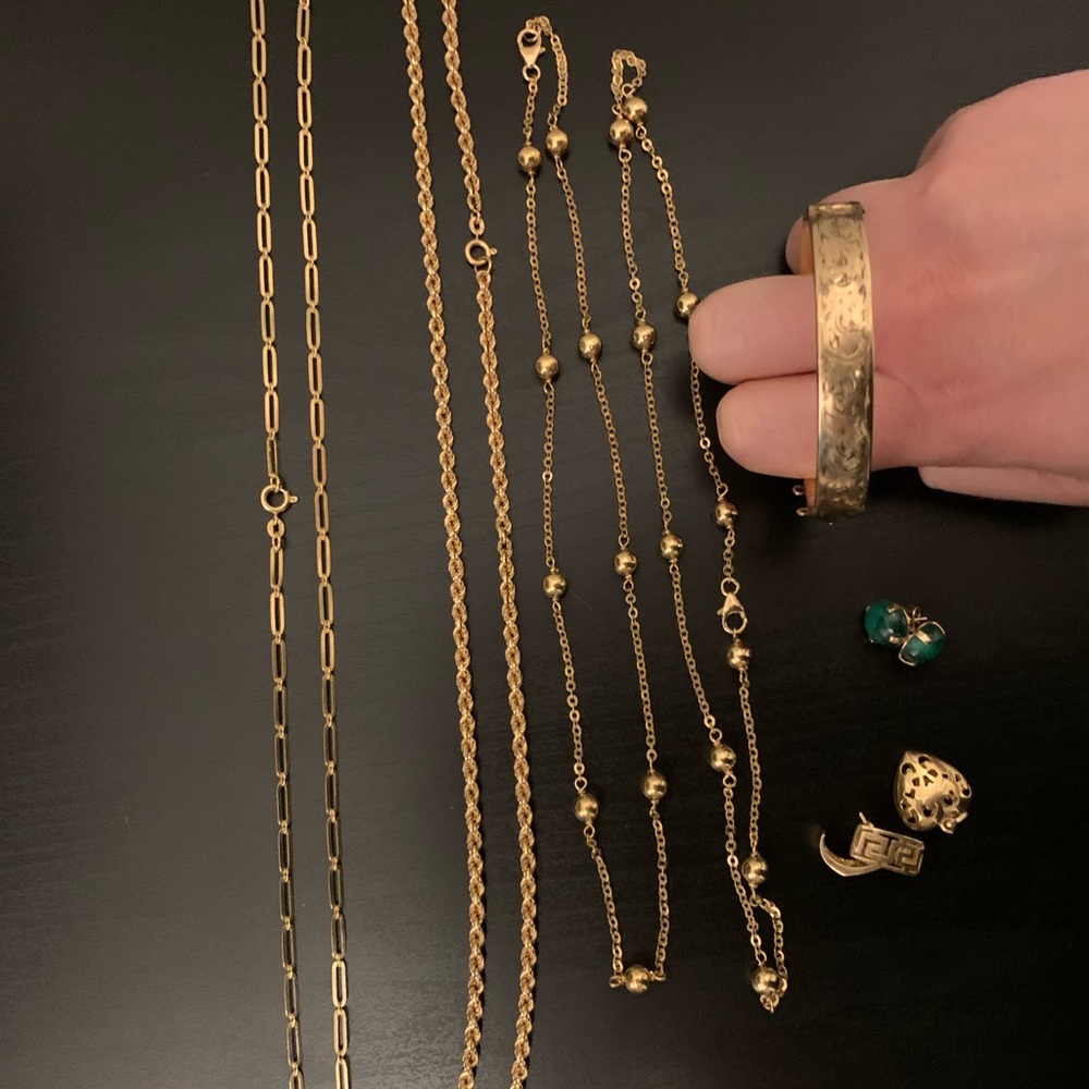 Lot of gold jewelry with 18k malachite earrings